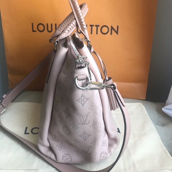 ❌SOLD❌ 2018 Louis Vuitton Mahina Haumea Leather Bag - Picture 13 of 15